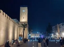 Modern & Fully Equipped flat