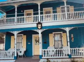 Historic Luxury Two Bedroom Apartment