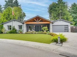 Amazing Outdoor Space! Everett Escape with Hot Tub