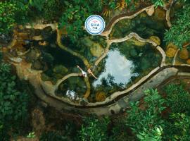 Wareerak Hot Spring & Wellness- SHA Extra Plus，位于Khlong Thom的酒店