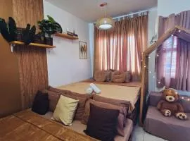El Nissi Staycation, FAMILY CABIN, CONTEMPORARY CABIN, Enchanted Kingdom