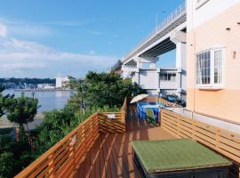 DokiDoggie城ヶ島遊ケ崎BASE，位于三浦市的酒店