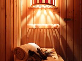 哈兹霍赫CAREA皇宫酒店，位于哈嫩克利博克斯维斯的酒店