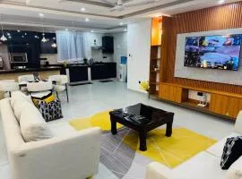 Serenum I 2BR in Nyali, AC, pool, close to beach