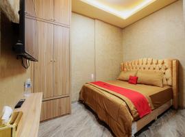 RedDoorz Plus Syariah @ Tiban Centre Batam，位于Tanjungriau的酒店