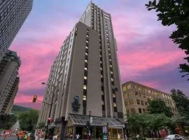 Best Western Ville-Marie Montreal Hotel & Suites