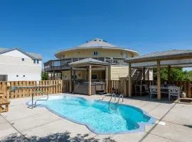 K0135 Roundabout Resort - Oceanside, Pet Friendly, Pool, Hot Tub