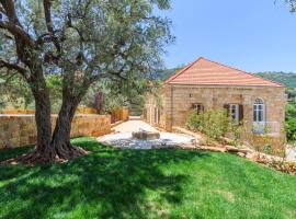 LAuberge de Douma Full House in Batroun，位于Douma的酒店