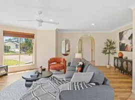 Spacious 4BR Family Home in Capalaba Local Charm