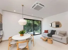 Loma Mar at Naumi, Ocean Views & Beach Club