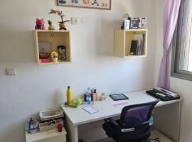 Holon Guest House Private Rooms，位于霍隆的酒店