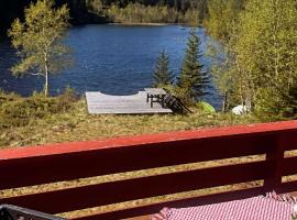 Cozy lakeside cabin in Trøndelag，位于Skaun的酒店