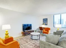 LaCité Apartments Modern Comfort Close to Downtown Montreal