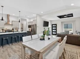 Plush & Roomy - Perfect for All Ages near KU & KC Duplex