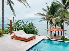Super Private Beachfront 3BR Villa & Infinity Pool