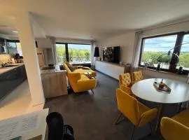 Penthouse mit Traumblick auf Teutoburger Wald - Dachterrasse, Whirlpool, Tiefgarage, Innenstadt