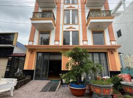 Hotel 5 Sao，位于Bến Lức的酒店