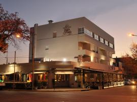 Hotel Resort Posta De Juarez，位于Firmat的酒店