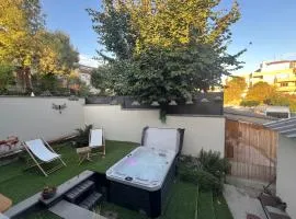 Suite 60m2 au calme à Montélimar parking privé et spa à 2 pas du centre ville