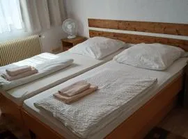 Doppelbett Zimmer