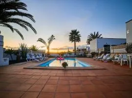 Spacious Holiday Home in La Oliva