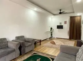 Izzara Homestay - Semi D