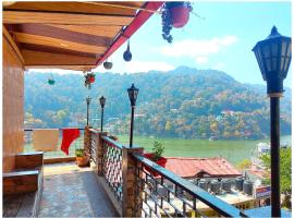 Royal Lakefront Palace PRIME LOCATION NAINITAL HOTEL VINAYAK LAKE VIEW MALL ROAD With #Free Wifi #Balcony #Room Service #Luxury And Spacious Room - A Top Rated Hotel，位于奈尼塔尔的酒店