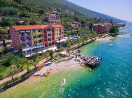 Belfiore Park Hotel 4Stars Superior "Adults Only"，位于布雷佐内加尔达的酒店