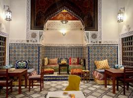 Dar Drouj a Special 14th Century Familyhouse Riad，位于非斯的酒店