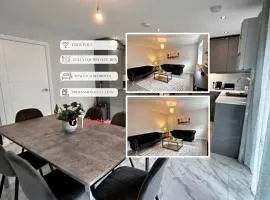 Spacious 4 Bedroom House for 8 Guests Ideal for Families and Contractors, WIFI and Free Parking