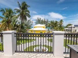 Villa By the Beach - sleeps 6 plus