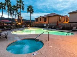 Central Luxury Mountain Oasis with TWO Pools and Jacuzzis