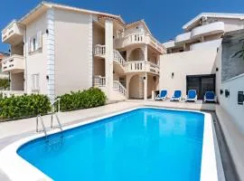 Villa Royal 2 with a pool