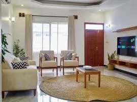 Elegant Dar Suburb Hideaway