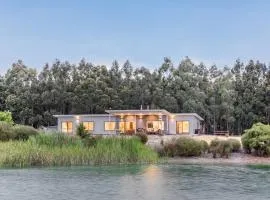 Bonnie and Piper - Lakeside and Wine Country Living