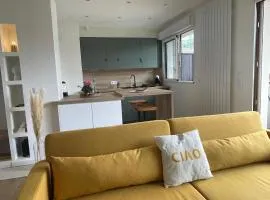 Studio cosy & rénové, à deux pas de la gare