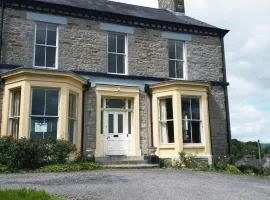 Huge Double Room In Victorian House