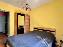Zoo Arena Stay near Airport Free Parking