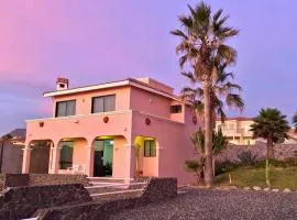 Oceanfront - Casita Rosa