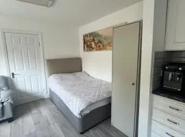 Private Studio Flat in Harrow