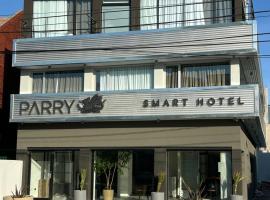 Parry Smart Hotel，位于玛德琳港的带泳池的酒店