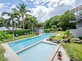 Paradizio 204 3br Beach-town Condo 7 Guests