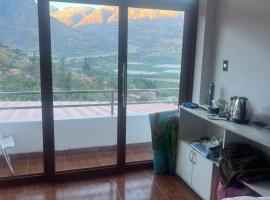 Las Lomas Hotel，位于Caraz的酒店