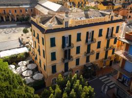 民族酒店，位于莱万托的酒店