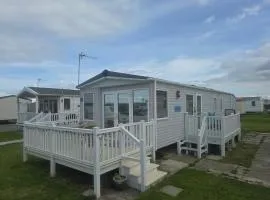 3 bedroom Lyons robin hood Rhyl CT2