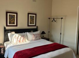 Africa Times Lodge，位于伊登维尔的酒店