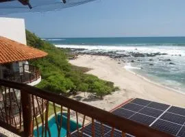 Gaviota Beachfront Room with Pool, Troncones