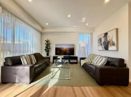 Aalto Retreat 3 - Chic Modern Close to Everything