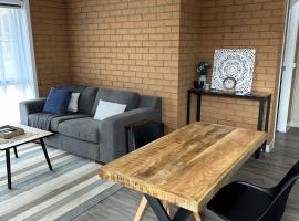 LBarza Stylish New One Bedroom Apartment，位于谢珀顿的酒店