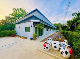 โศภิษฐ์ เฮาส์ Sopit House，位于Ban Plai Nam的自助式住宿